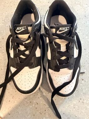Nike Kids Black and White Low-Top Panda Sneakers with Lace-Up Closure 13c